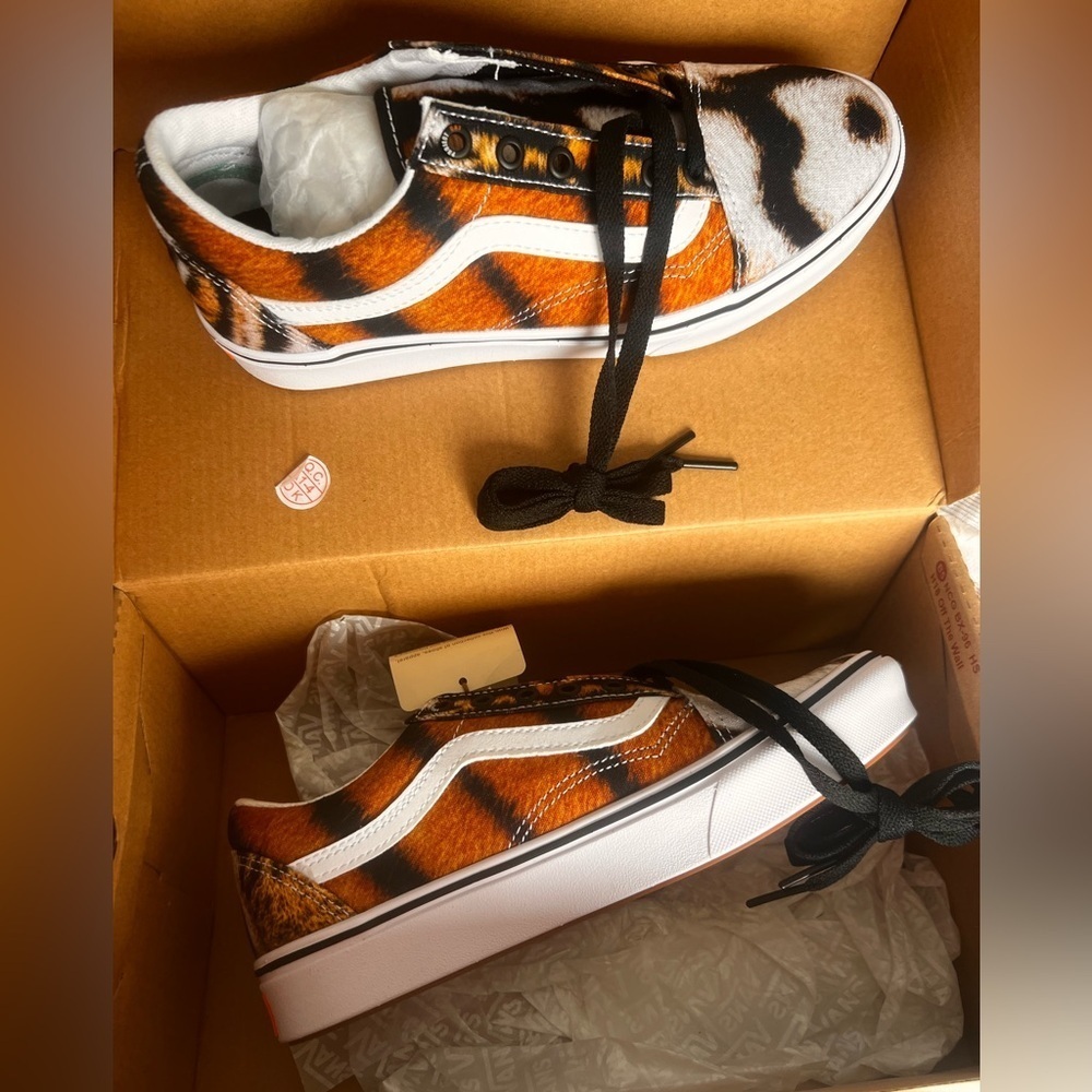 New in box retro old skool discovery channel comycush gym shoes 5.5 37 eur uk 5 - Picture 5 of 6